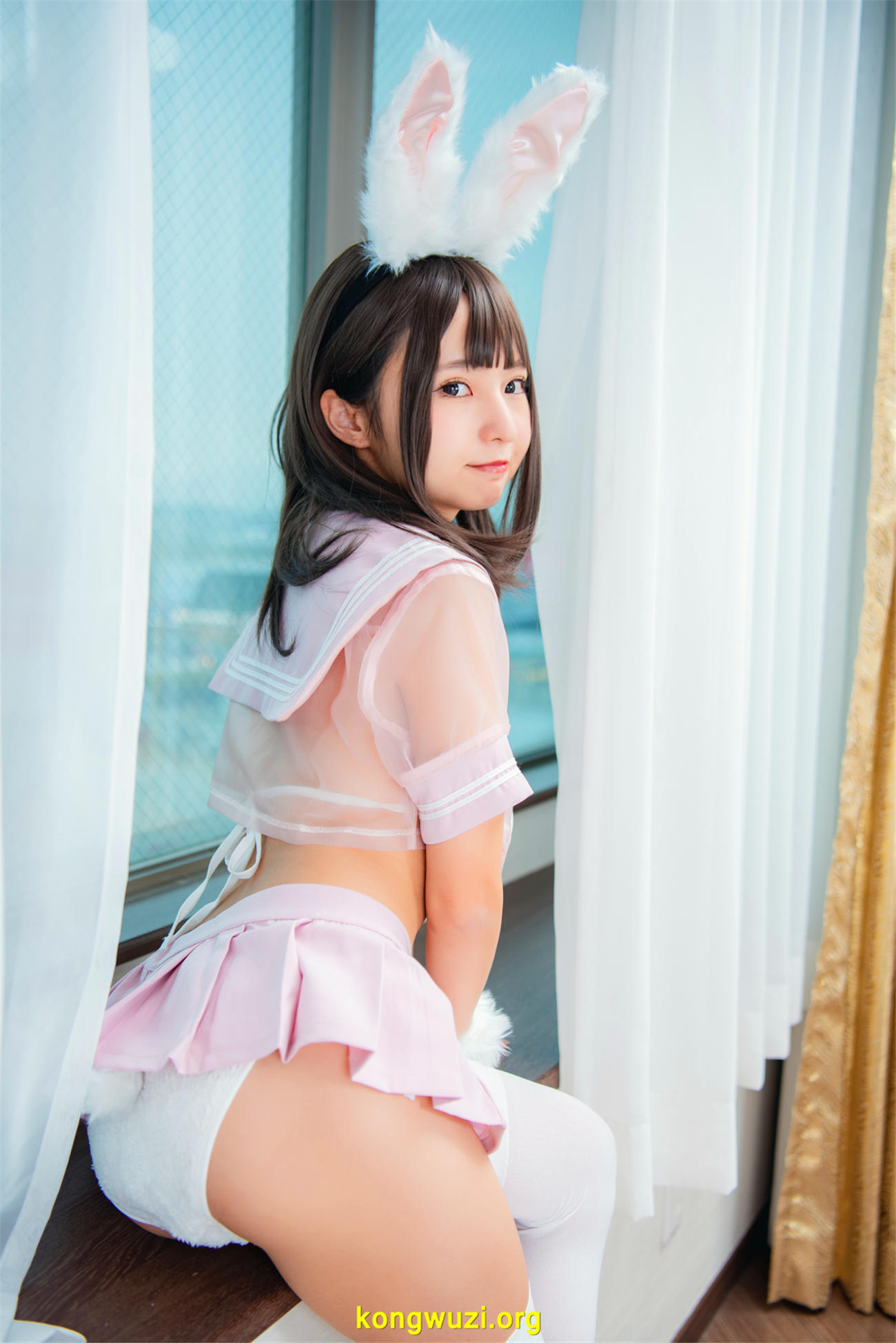(2)