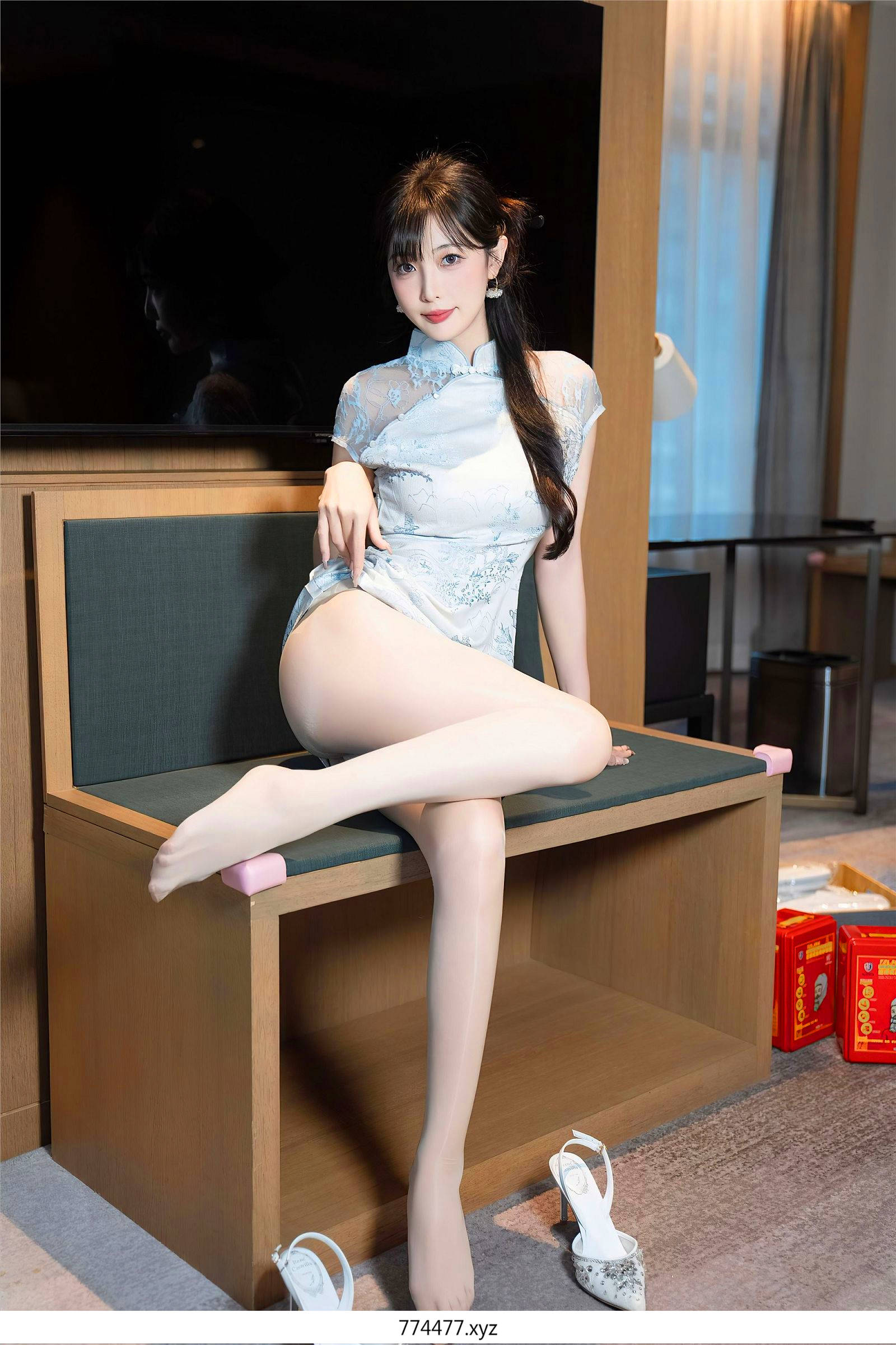 33